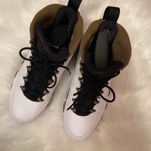 Jordan 9’s size 8